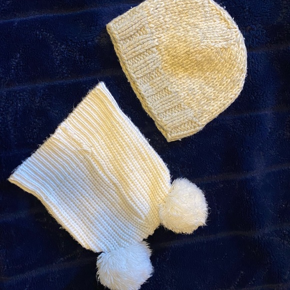 Hollister Winter Beanie / Toques Hats - Oatmeal and White - One Size - Picture 2 of 2